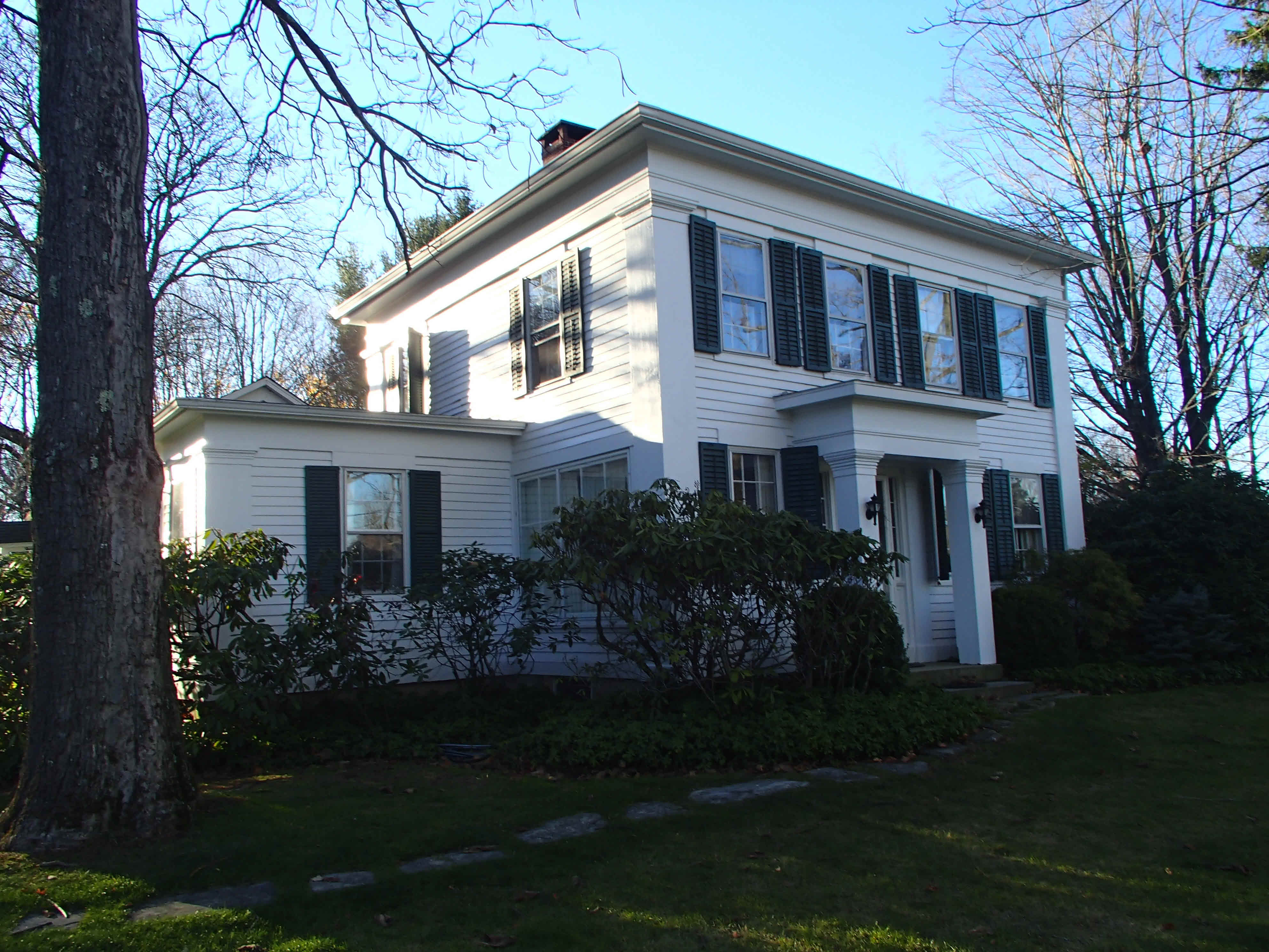 Building photograph for 35 HUT HILL RD